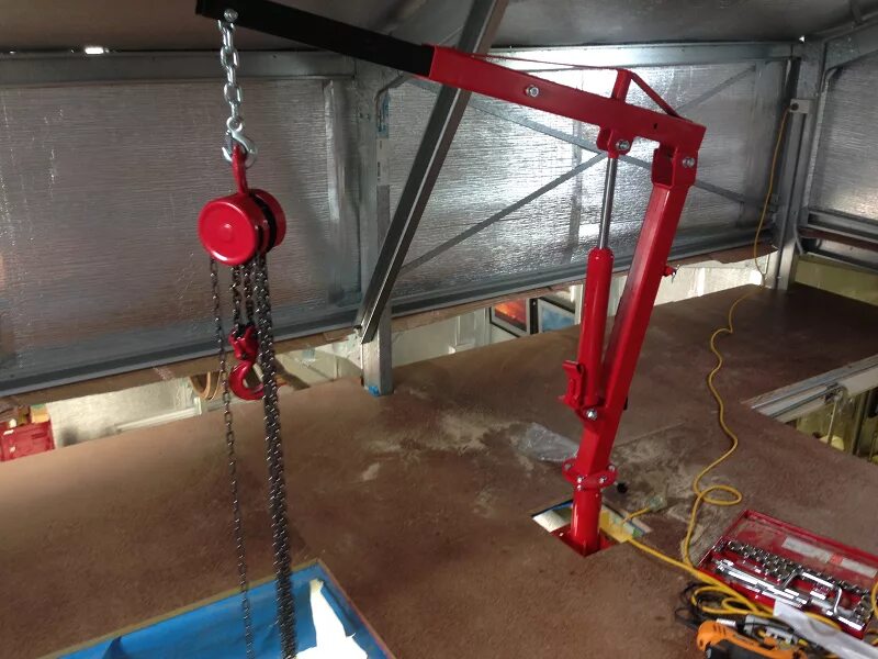 Descender tc062 комплект для самоспасения. Шлюпбалка на судне гравитационная. Спасатель на веревках пострадавшего (подход снизу). Устройства подъема и спуска. Полиспаст альпинистский схема.