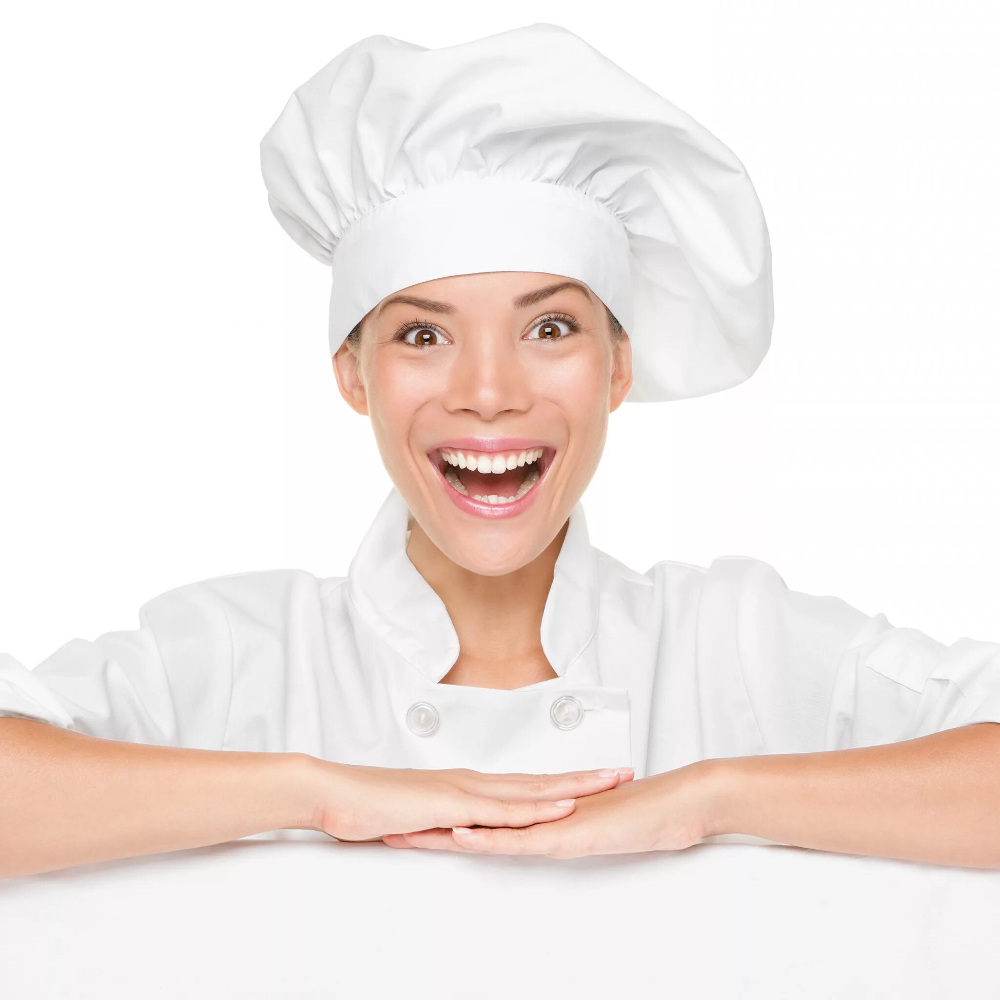 Профессия кондитер. Счастливый повар. Повар с блюдом. Улыбающийся повар. Помощница повара.