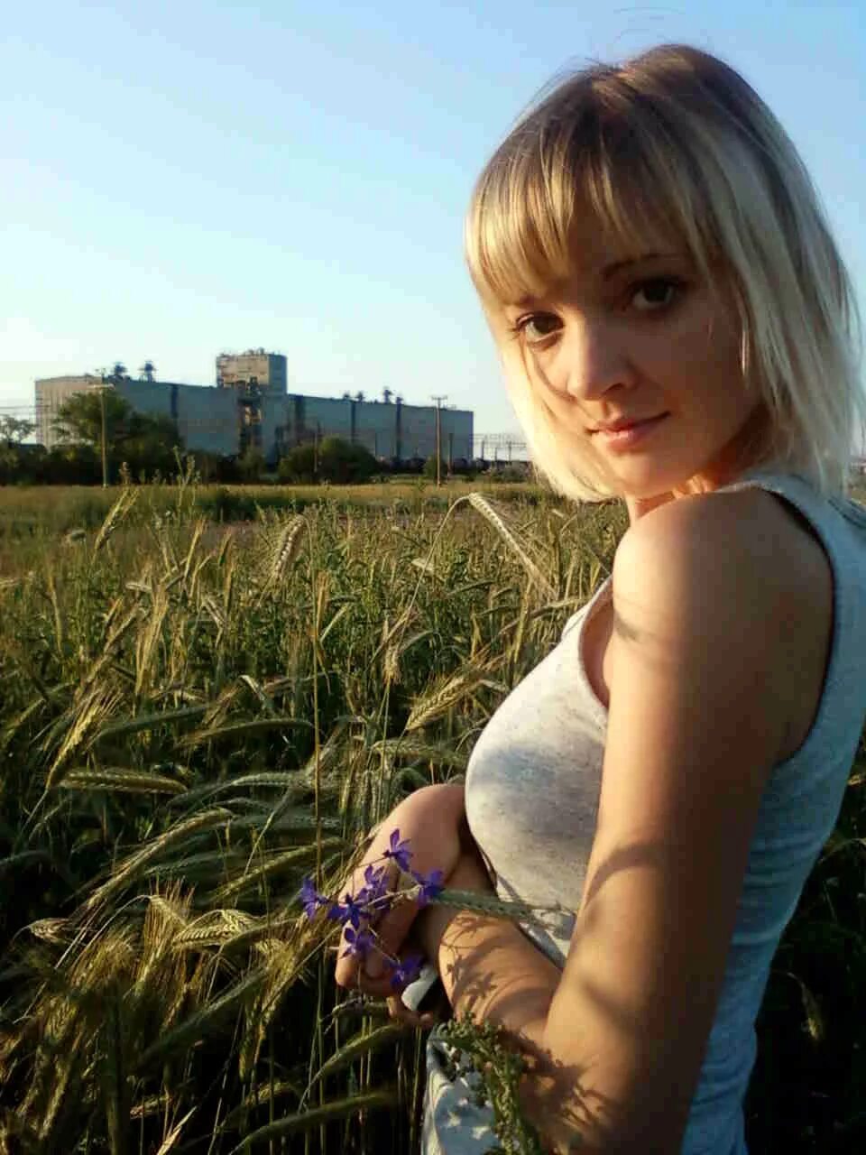 Номер знакомства фото. Девочки на одну ночь. Шелуха девушка. Шелехов город девушки. Номера телефонов девушек для досуга.