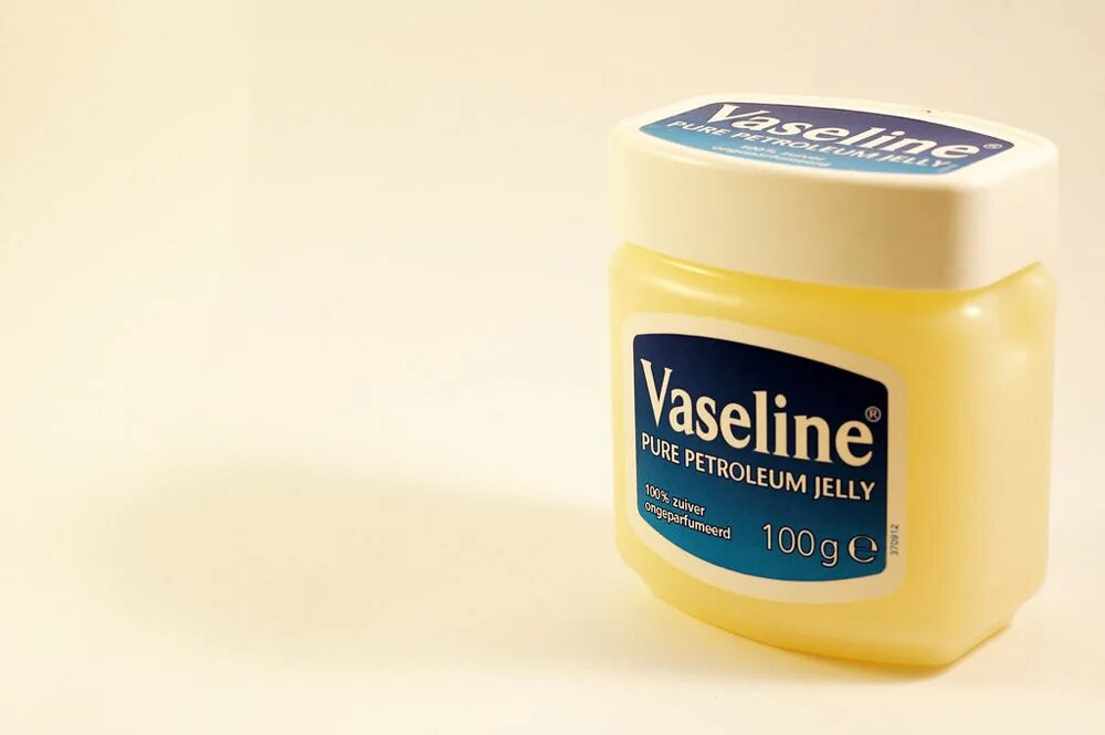 Вазелин. Вазелин в баночке. Вазелин американский. Вазелин Vaseline. Petroleum jelly