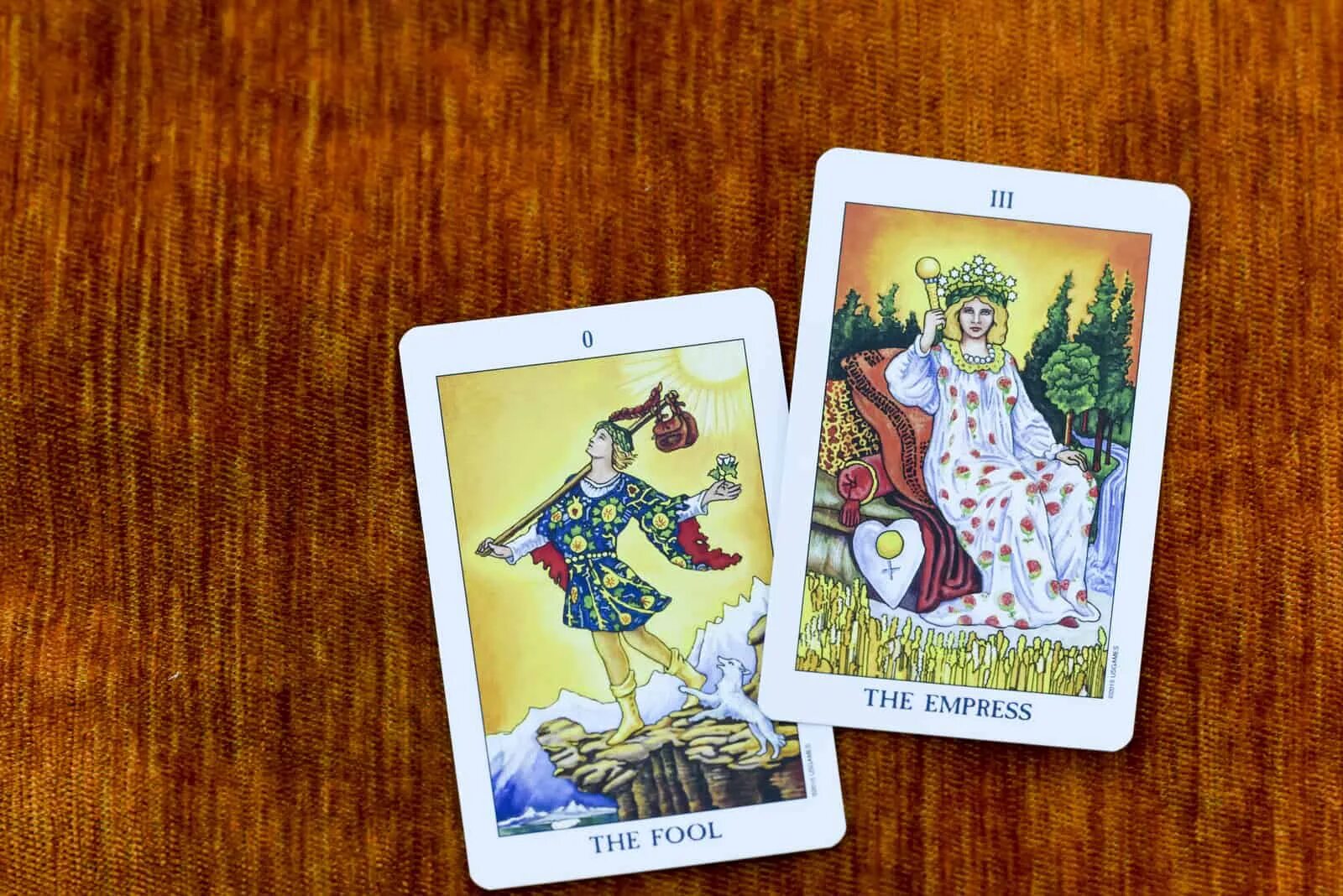 Императрица 3 таро. Старший аркан императрица таро. таро 3 the empress. карты таро император и императрица. императрица перевернутая таро.