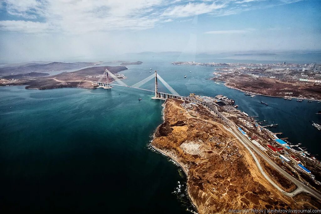 Через море на русском. Низководный мост владивосток де фриз. Русские острова в тихом океане. Пролив босфор остров. Через море на русском.