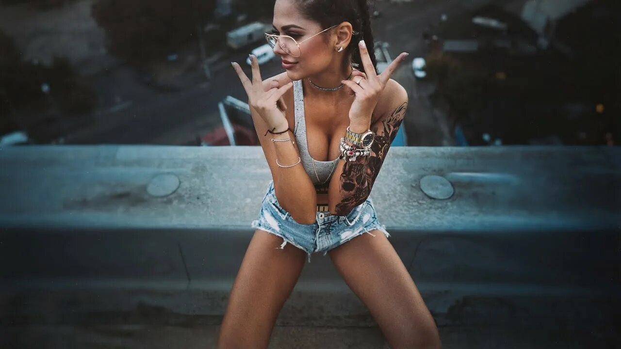 Топ клипов муз 2023. Inna 2009. Музыкальные видеоклипы. Pussycat dolls 2020. Топ клипов муз 2023.