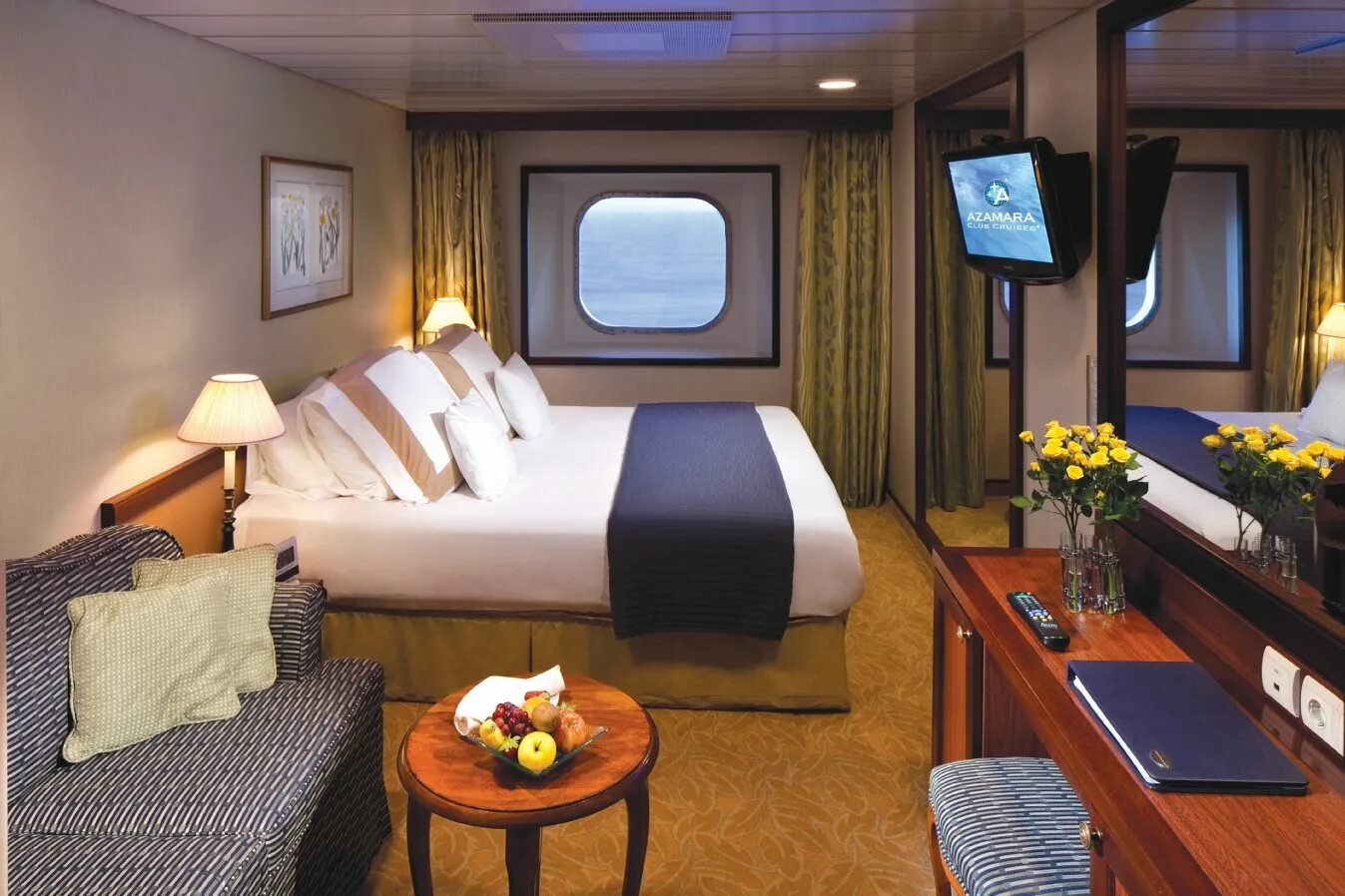 Как выглядит каюта. Azamara quest каюта. каюта с окном &quot;ocean view stateroom. каюта на лайнере. azamara quest 5* круиз.