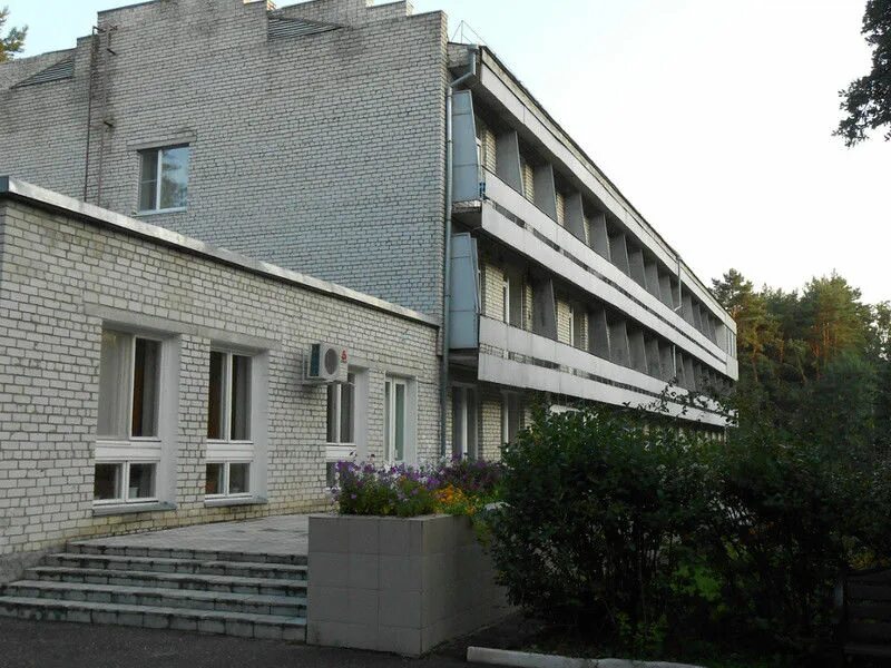 Санаторий курск курчатовский. Санаторий маяк комнаты. Санаторий соловушка курск. Санаторий маяк курск. Лагерь маяк курск.