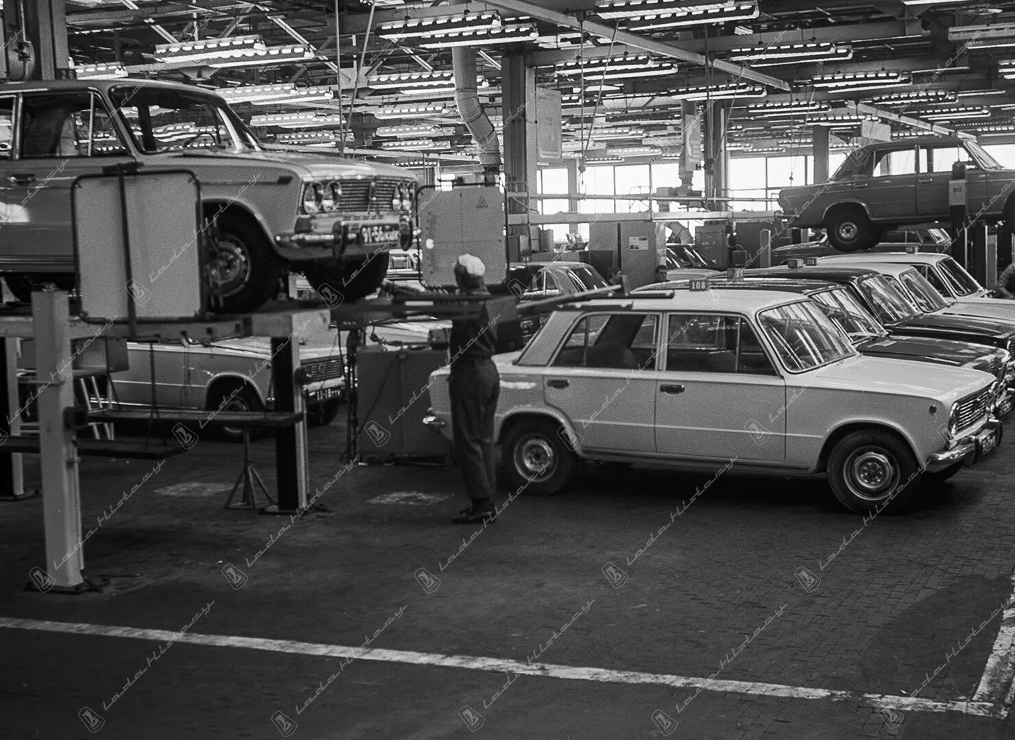 Автосервис ваз. Тольятти 1975 ваз. автовазтехобслуживание ссср. заброшенный вазовский техцентр автоваза. ваз тольятти 1862г.