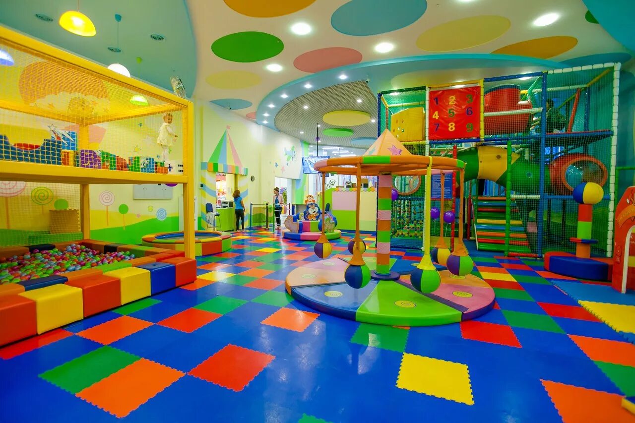 Игровая комната. Развлекательная комната для детей. Детский развлекательный центр. Игровая комната для детей.