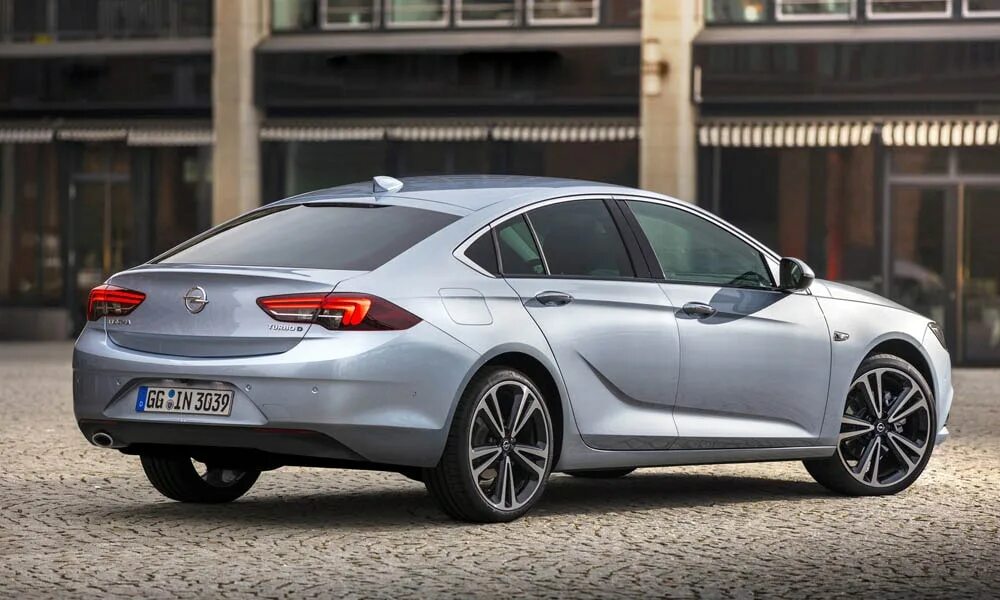 Opel insignia sport. Опель Инсигния 2021. Opel Insignia 2020. Opel Insignia 2021 седан. Опель Инсигния 2019.