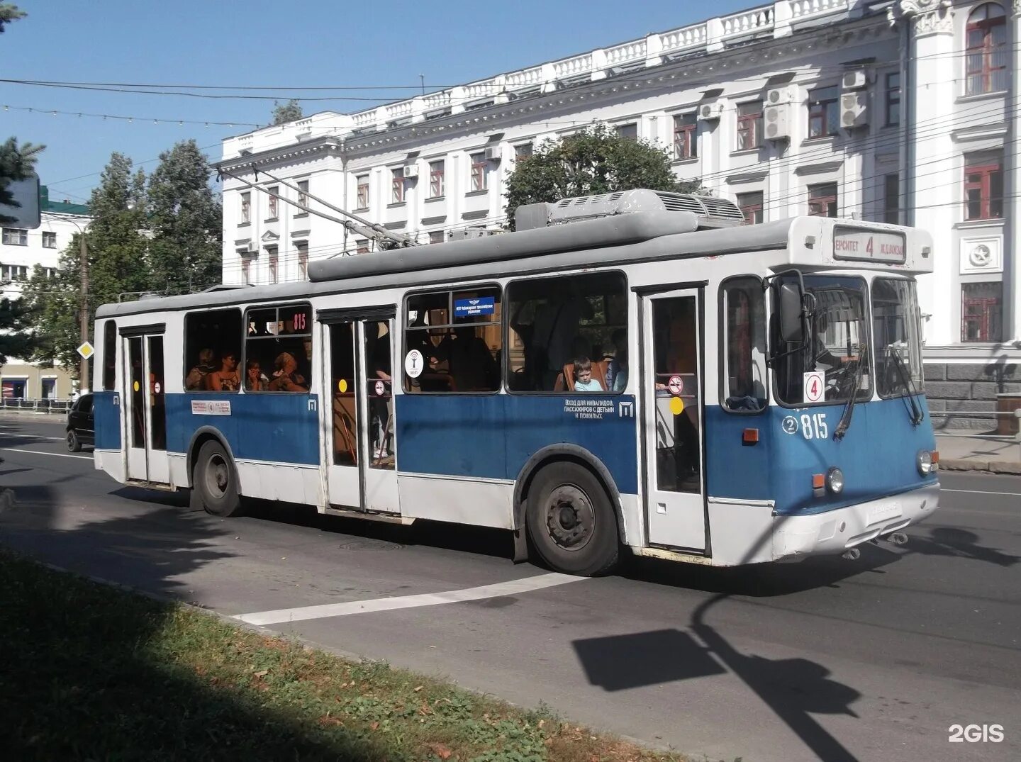 Движение троллейбуса 4
