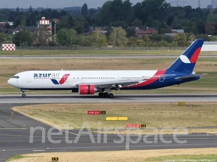 767 300 azur air