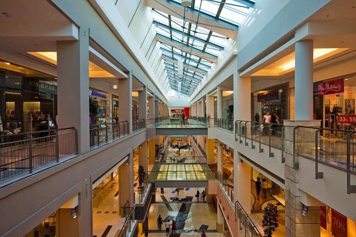 Ургаху внутри. Метрополис москва торговый центр магазины. Метрополис тц атриум. Цум москва внутри. Сити молл атриум.