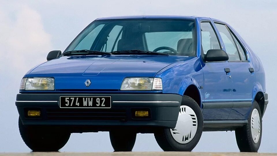 Renault 19 (1988-1996): technical characteristics of cars, photos and history - 
