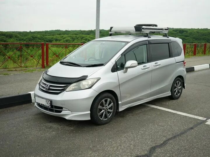 Багажник на крышу хонда фрид. Honda freed 2009. Хонда Фрид 2009 багажник. Багажник на крышу Хонда Фрид 2017. Багажник на крышу Хонда Фрид 2009.