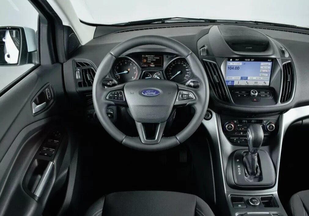 Куга 2 бензин. Ford Kuga 2.5. Салон Форд Куга 2 Рестайлинг. Форд Куга 2 поколение Рестайлинг. Форд Куга 2. 5 Титаниум.