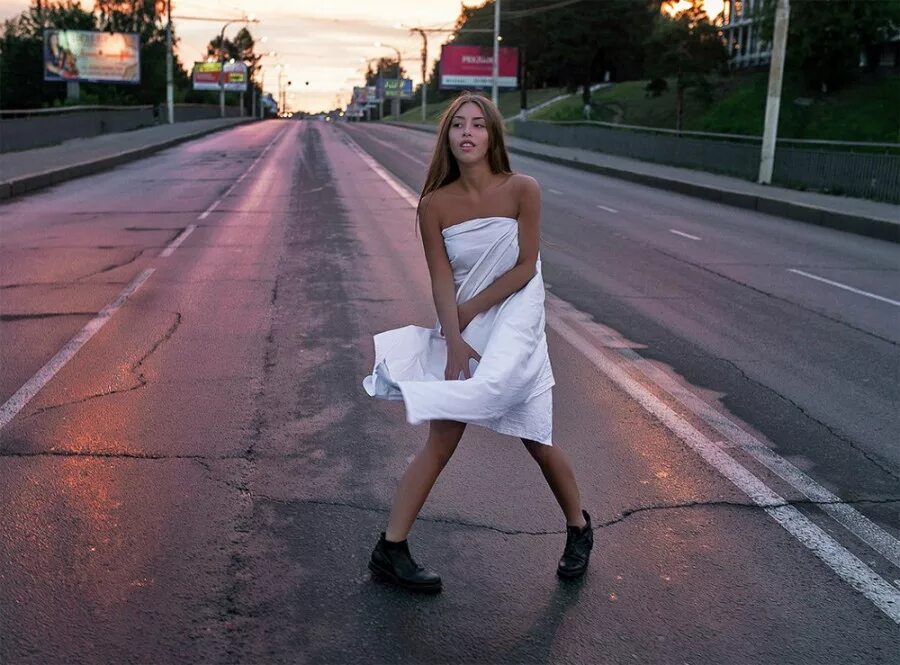 Девушки костромы. Девушка в короткой юбке в мск. Девушки костромы. Кострома девочка. Девушки костромы.