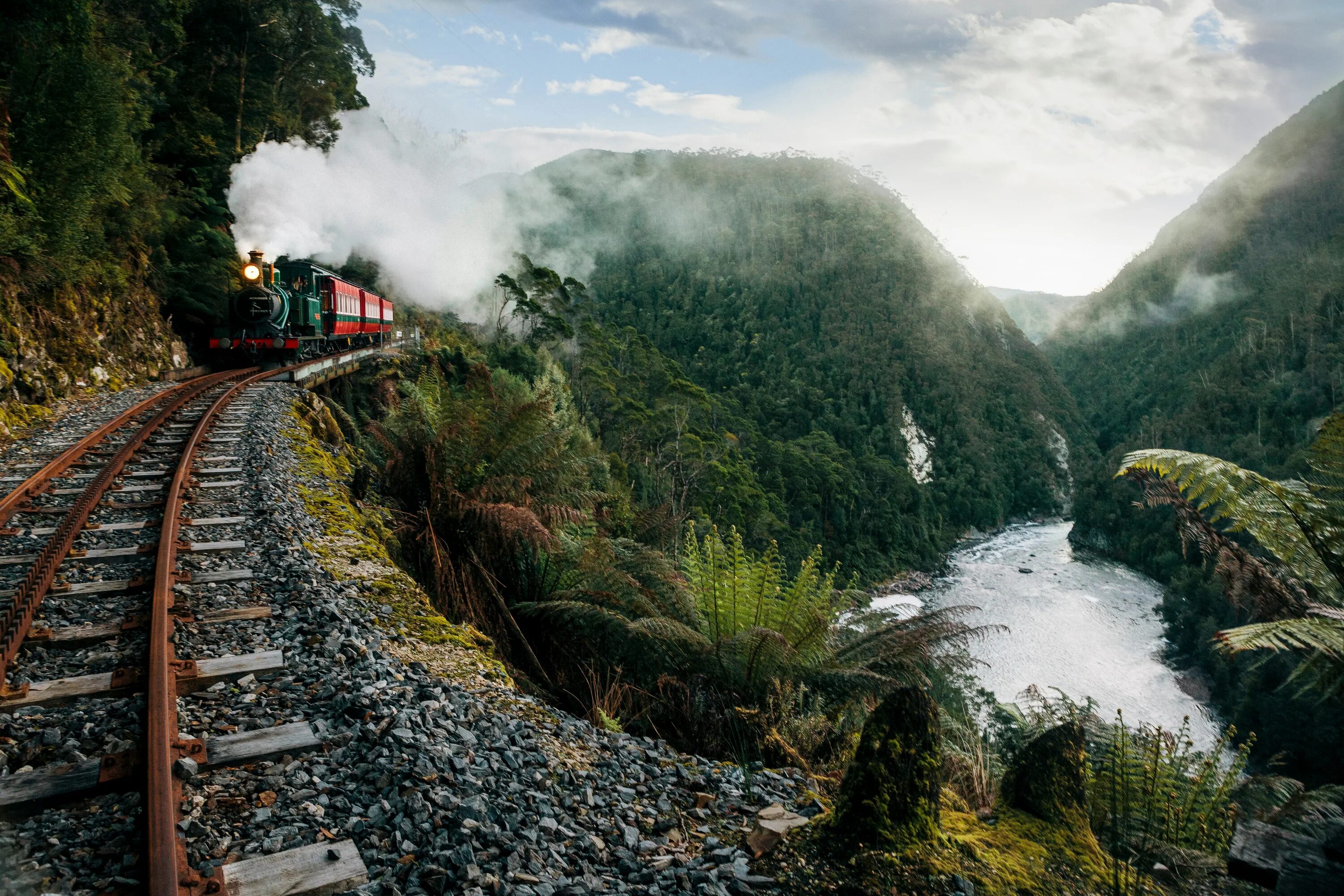 Тасмания железная дорога. King River, Тасмания. West Coast. West Coast Tasmania. Western coast