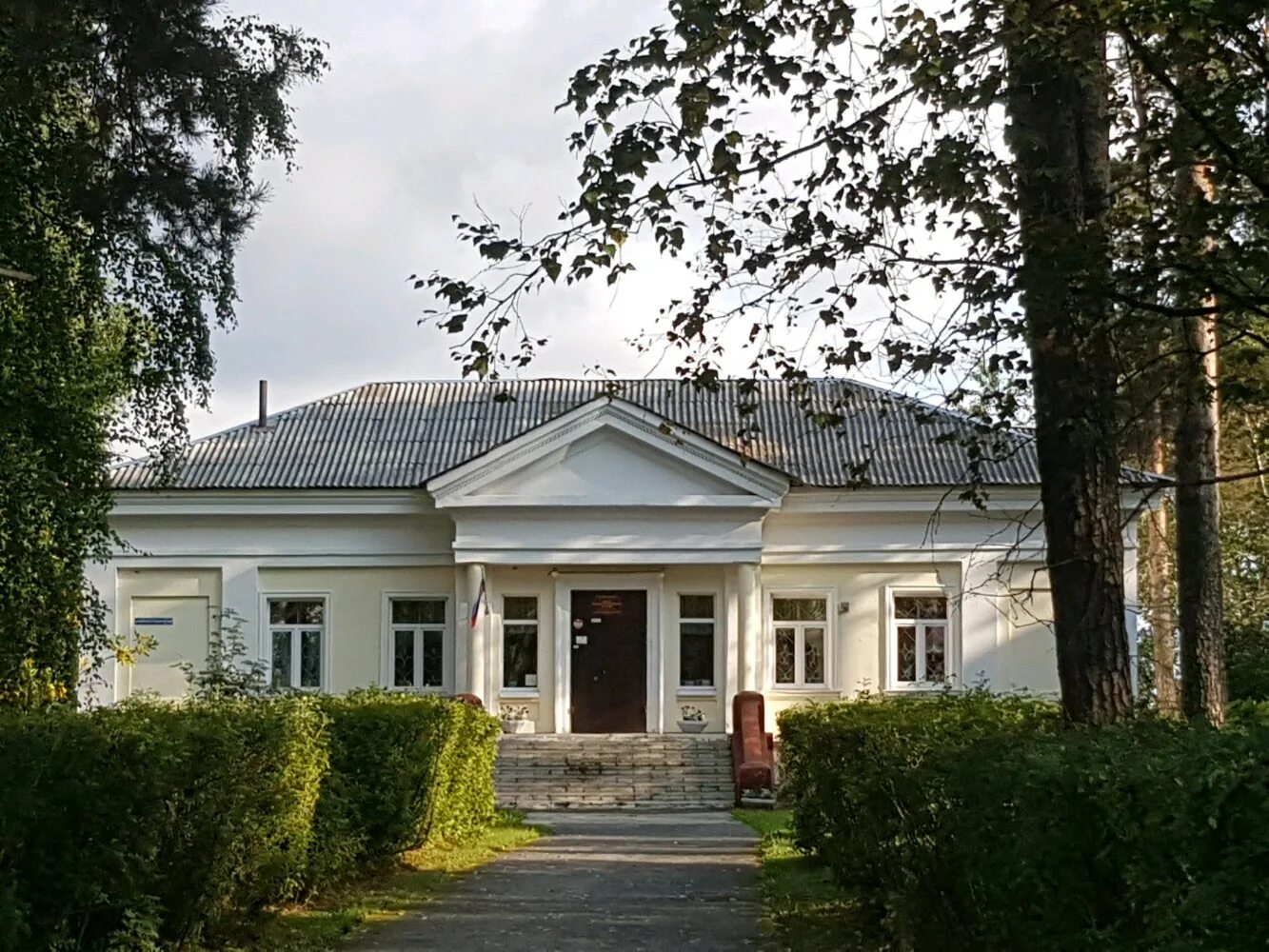 Сигнал пермь детский центр. Исток пермь. Дворец пионеров пермь. Дворец пионеров пермь. Юность пермь детский центр.