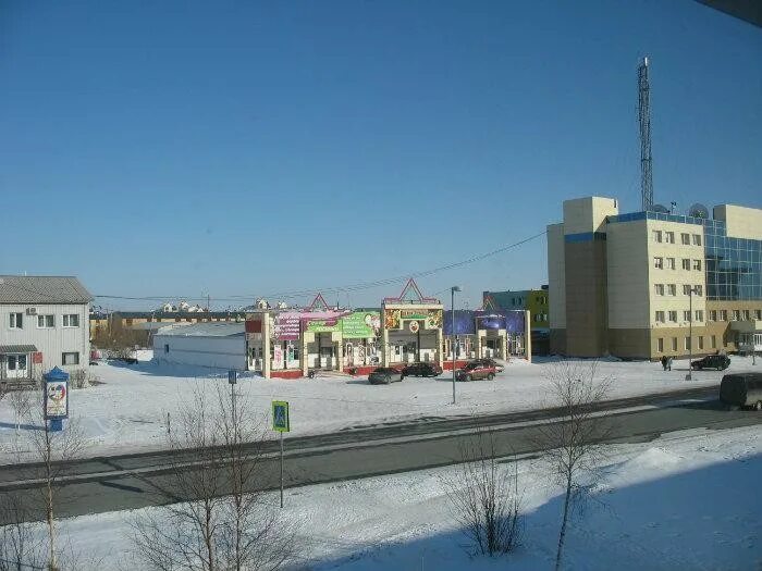 Губкинский дворец культуры. Поселок губкинский. Губкинский ямало-ненецкий автономный округ. Грант+ губкинский. Дк нефтяник губкинский.