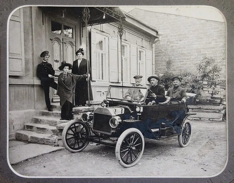 Первый автомобиль в москве. Форд т 1912 года. Автомобиль Форд Прокудин-Горский. Форд т в Российской империи. Форд «дубль-Фаэтон» 1917.