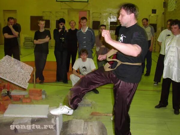 Ушу железная рубашка. Железный цигун. Железный цигун. Железный цигун. Железный цигун.