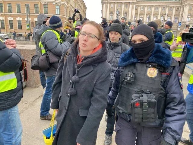 Пикеты СПБ. Протест 2 апреля. 2х2 митинг. Массовый человек. Митинг в питере 2024