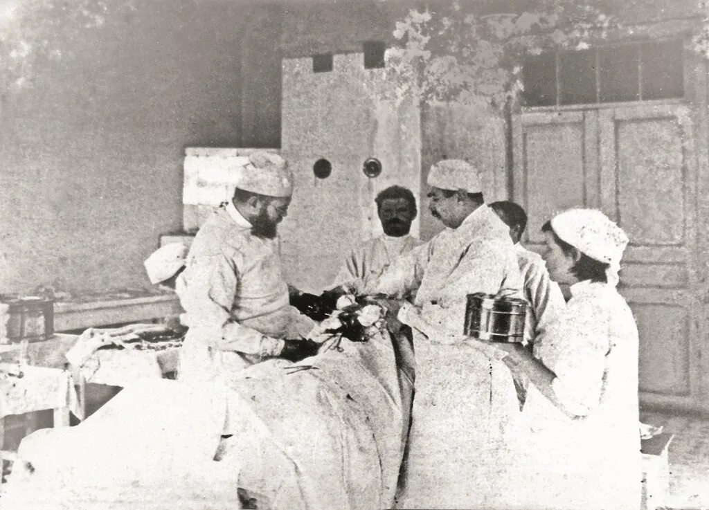 земские врачи 19 века. земский врач хирург. сортировочно эвакуационный госпиталь 2222. больница 19 века российской империи. земский врач хирург.