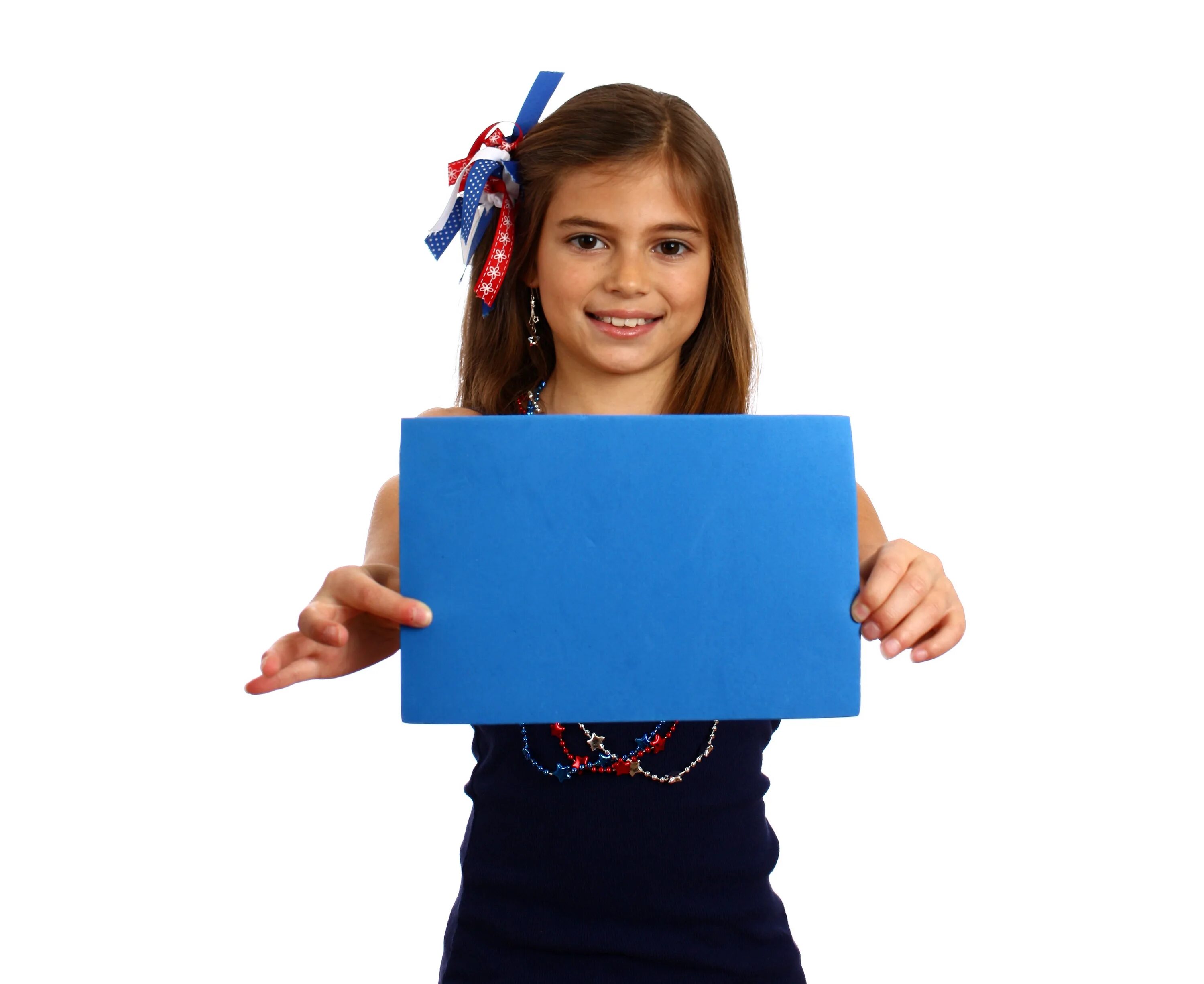 Школьники каникулы фотосток. Ребенок с табличкой спасибо. Girl holding sign. Child girl Happy на белом фоне.