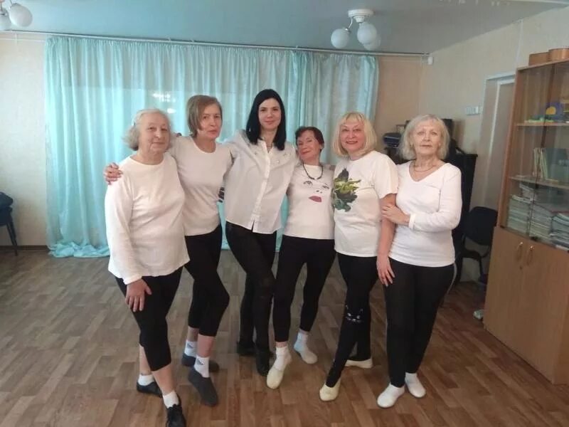 Город сыктывкар группа женщин которые помогают пенсионерам. Сириус для пенсионеров. Сочи школа сириус преподаватели. Сириус повышение квалификации учителей. Сириус для пенсионеров.