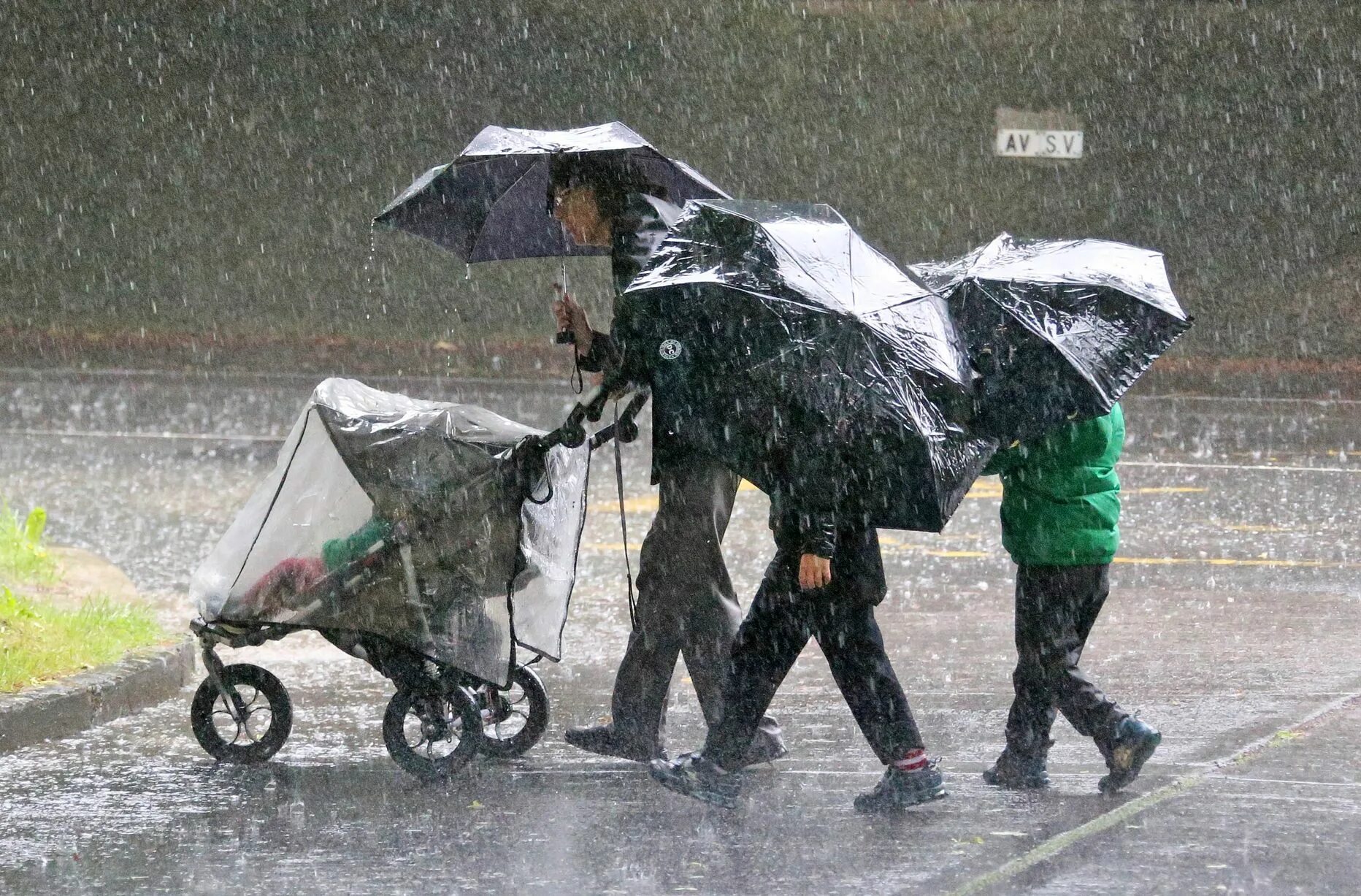 Weather speaking questions. Ужасная погода. The weather was terrible. Презентация по теме after rain comes fine weather. Weather.