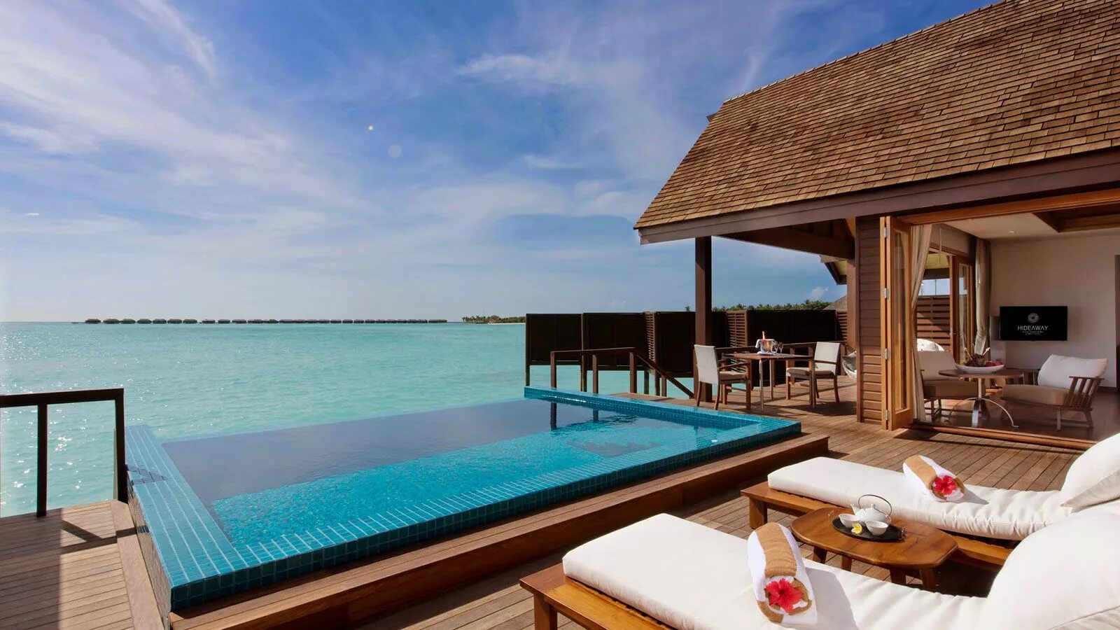 Мальдивы резорт лакшери. Анантара кихавах maldives. Сардиния италия. Furaveri maldives 5. Мальдивы атолл домики.