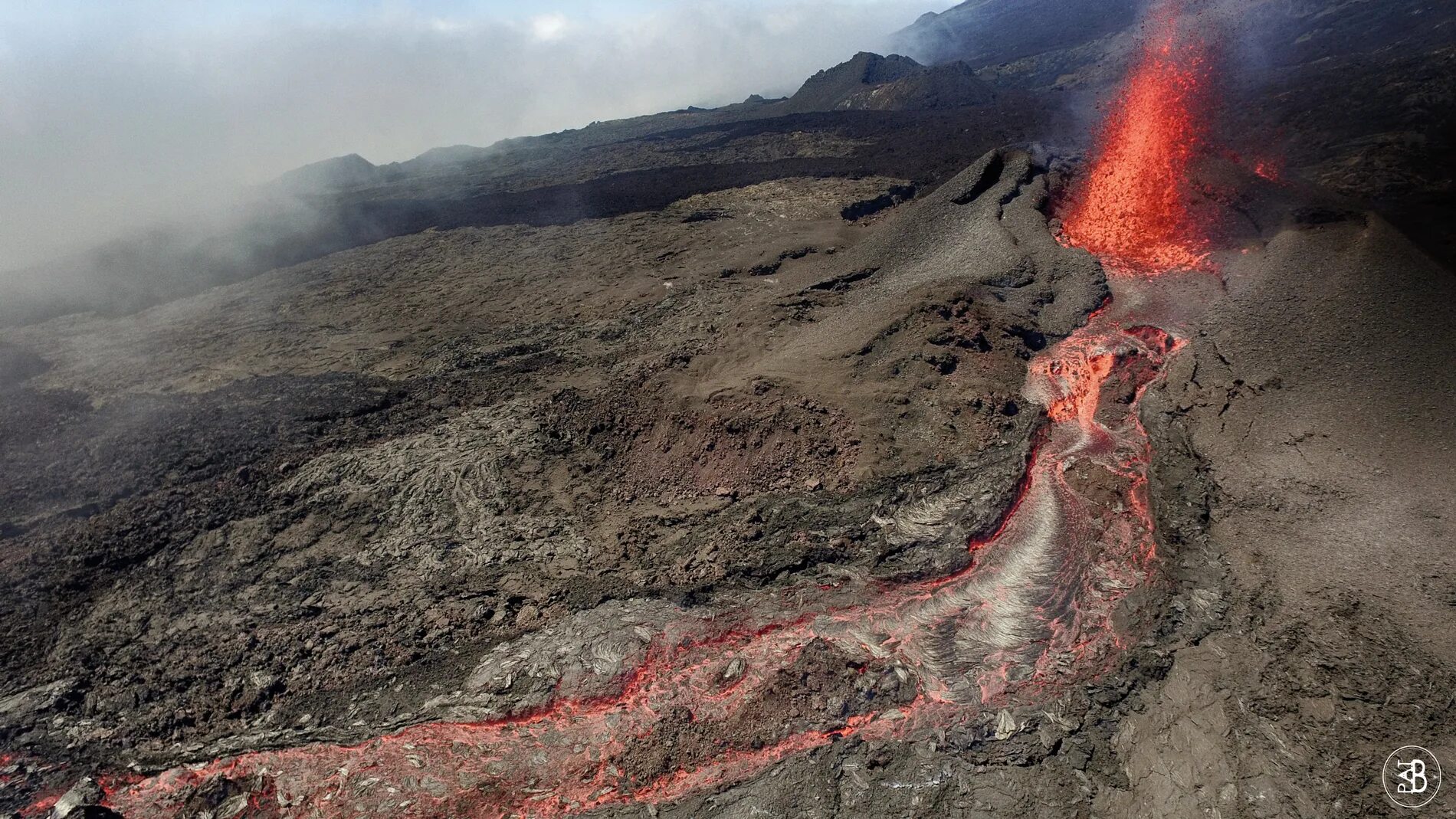 Последствия вулкана. Извержение вулкана Тонга. Вулкан извержение 1995. Извержение ЛАВЫ. Иродион вулкан извержение.
