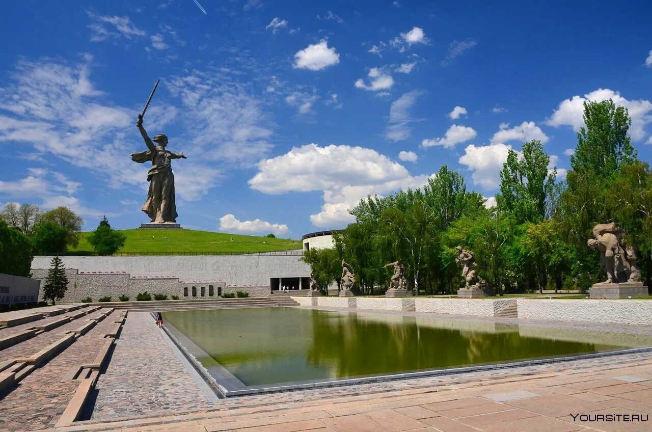 В каком городе находится мамаев. Мамаев курган волгоград. мемориальный комплекс мамаев курган. волгоград мемориальный комплекс на мамаевом кургане. мамаев курган комплекс памятников.