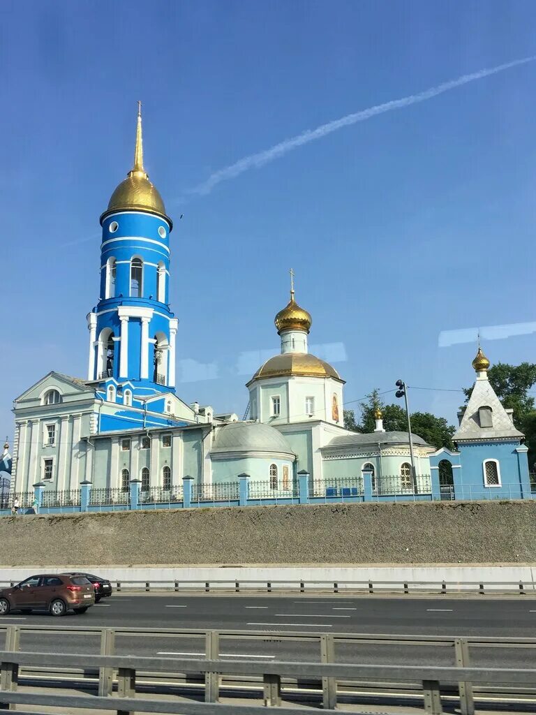 Храм владимирской иконы в мытищах. Церковь владимирской иконы божией матери (мытищи). Голубая церковь в мытищах. Мытищи владимирская церковь ярославское шоссе. Храм владимирской иконы в мытищах.