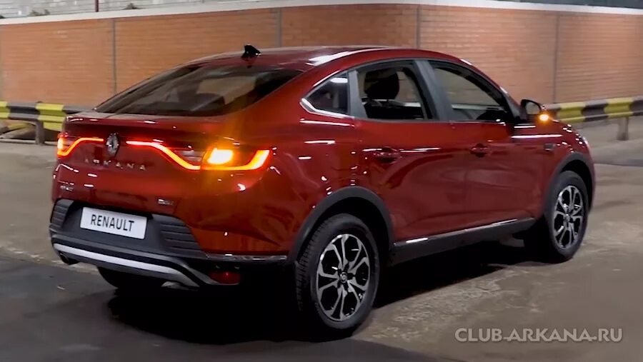 Купить б/у Renault Arkana I 1.6 CVT (114 л.с.) бензин вариатор в Краснодаре: кра