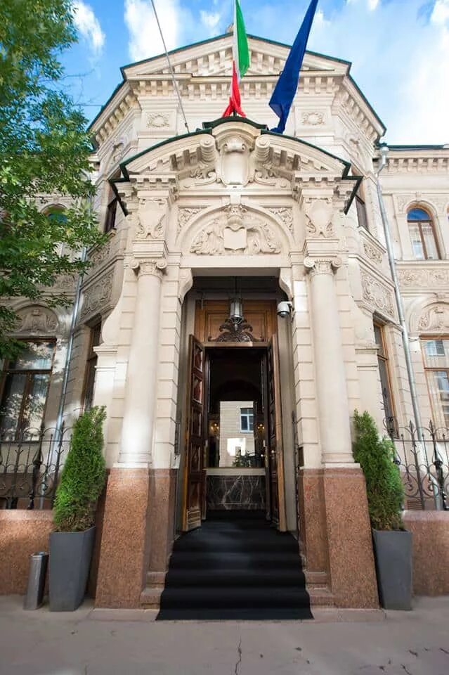 Сколько посольств других стран в москве. Итальянское посольство в москве. консульство италии в москве. генконсульство италии в москве. итальянское посольство в москве фотосессия.