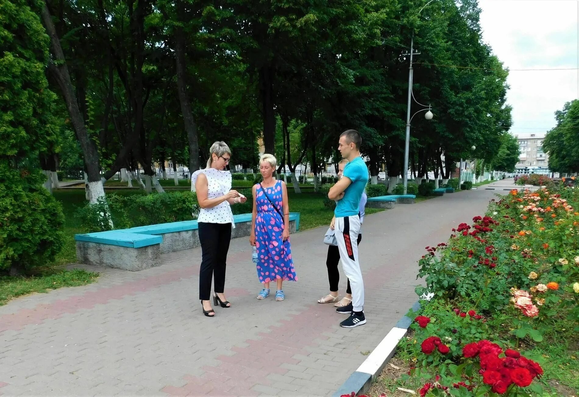 Губкин мероприятия. Дом ремесла губкин. сквер шахтерской славы в губкине. дом народного творчества губкин. 1 мая в губкине в разные годы фото.