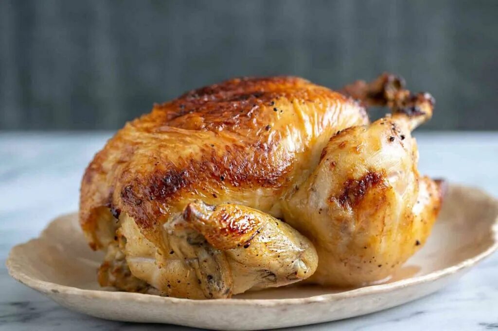 Запеченный цыпленок. Курица в духовке. Печёная курица в духовке. Запеченные с курочкой. Сколько жарить цыпленка