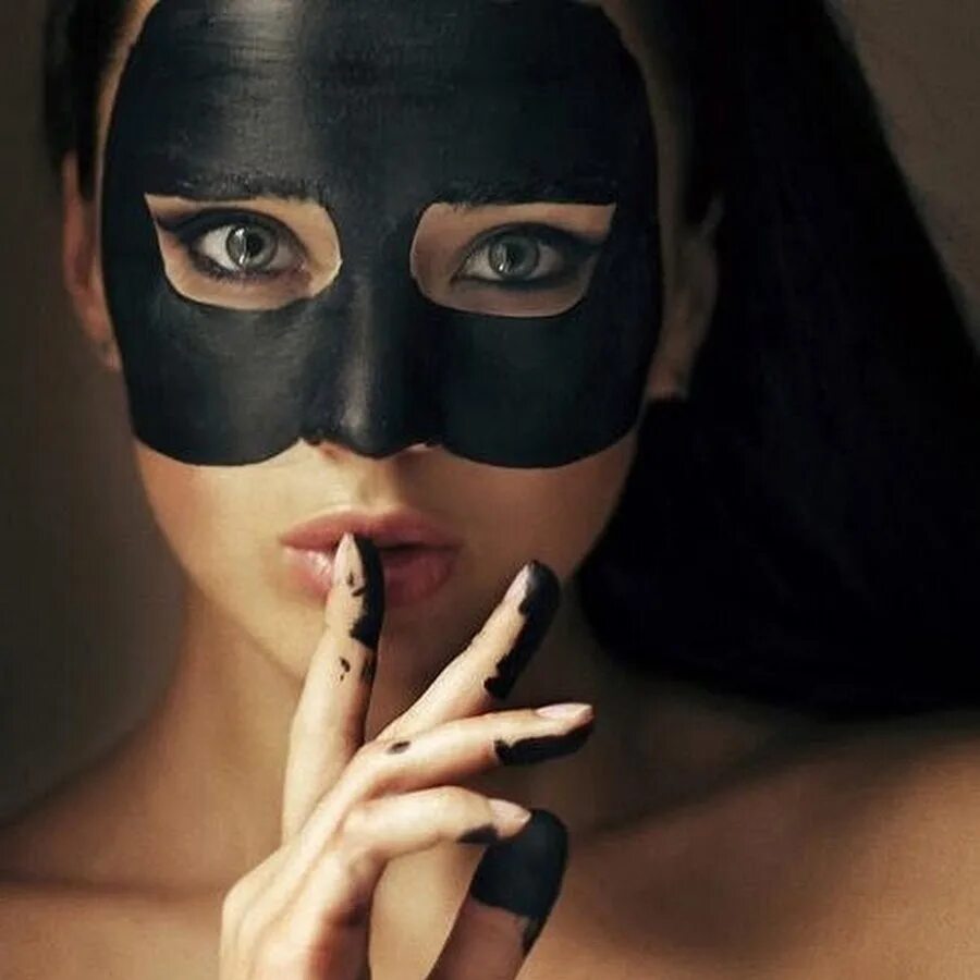 Девушка в маске. Красивая девушка в маске. Девушка в черной маске. Девушка в маске фото. Как стать загадочной