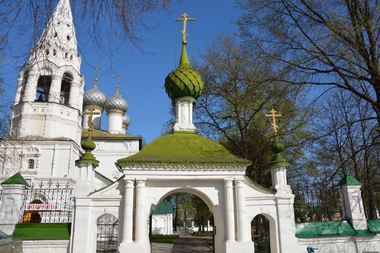 Кострома фото города достопримечательности. Примечательности Костромы. Ипатьевский монастырь Кострома весной. Главная достопримечательность Костромы. Костромская синагога Кострома.