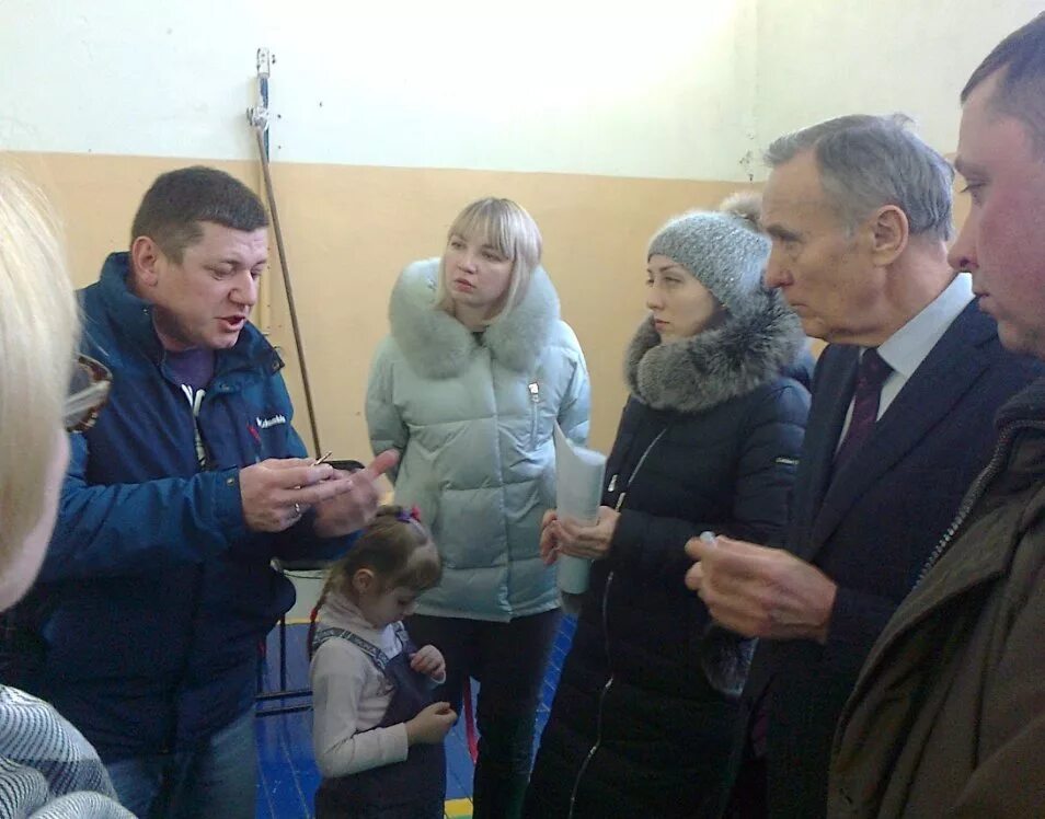 Подслушано в павлове вконтакте. Глава Павловского района Нижегородской области. Тумботино школа 1. Кириллов Павлово администрация.