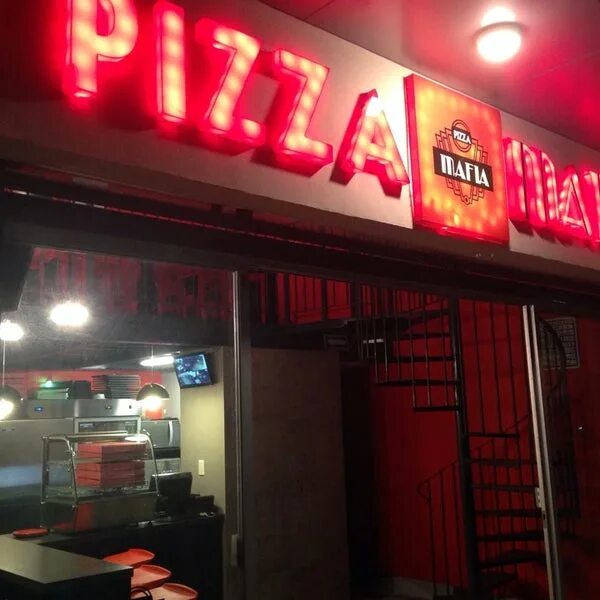 Мафия пицца малоярославец. Мафия пицца апрелевка. пиццерия мафия. pizza mafia.