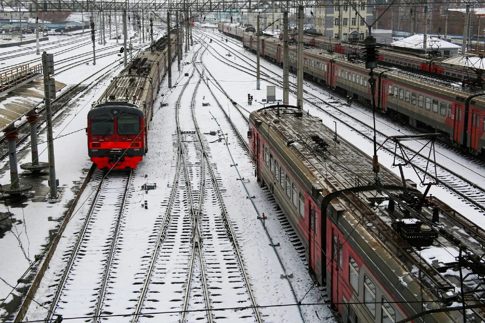 Поезд новосибирск татарская. Поезд Новосибирск. Электричка Томск. Железная дорога Томск Новосибирск. Электричка Новосибирск.