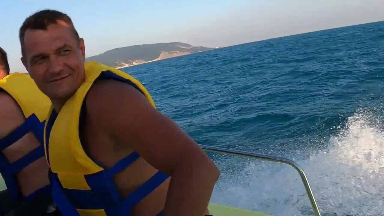 Морские прогулки анапа. Горгиппия судно анапа. Метеор анапа морские прогулки. Морские прогулки анапа с детьми. Теплоход горгиппия анапа.