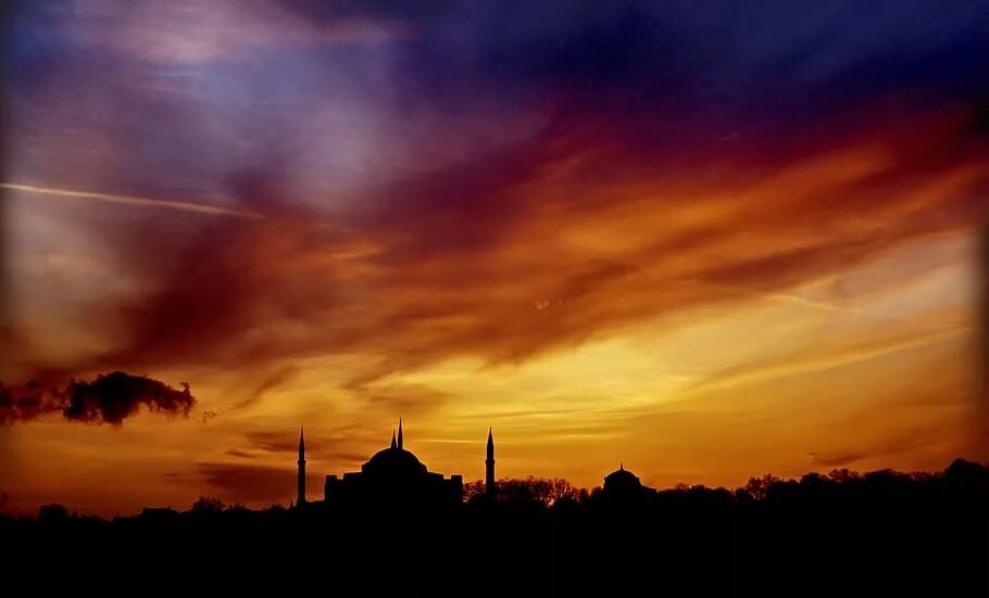 Мусульманское небо. Исламский небо. Мечеть и небо. Красивое небо мусульманское. Стамбул закат.