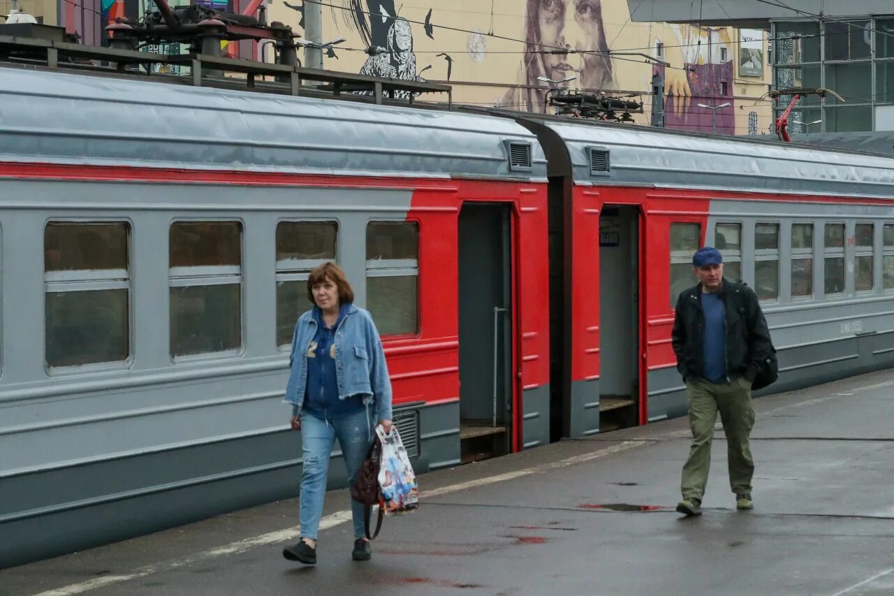 18 мая поезд. Ласточка Сызрань Самара. Ласточка поезд. Электричка ЦППК. Электричка Ласточка.