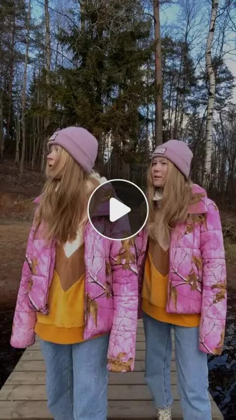 Номера близняшек. Близнецы gülcan & sahinur. Twins близняшки катя. Gulcan sahinur. Девушки близнецы.