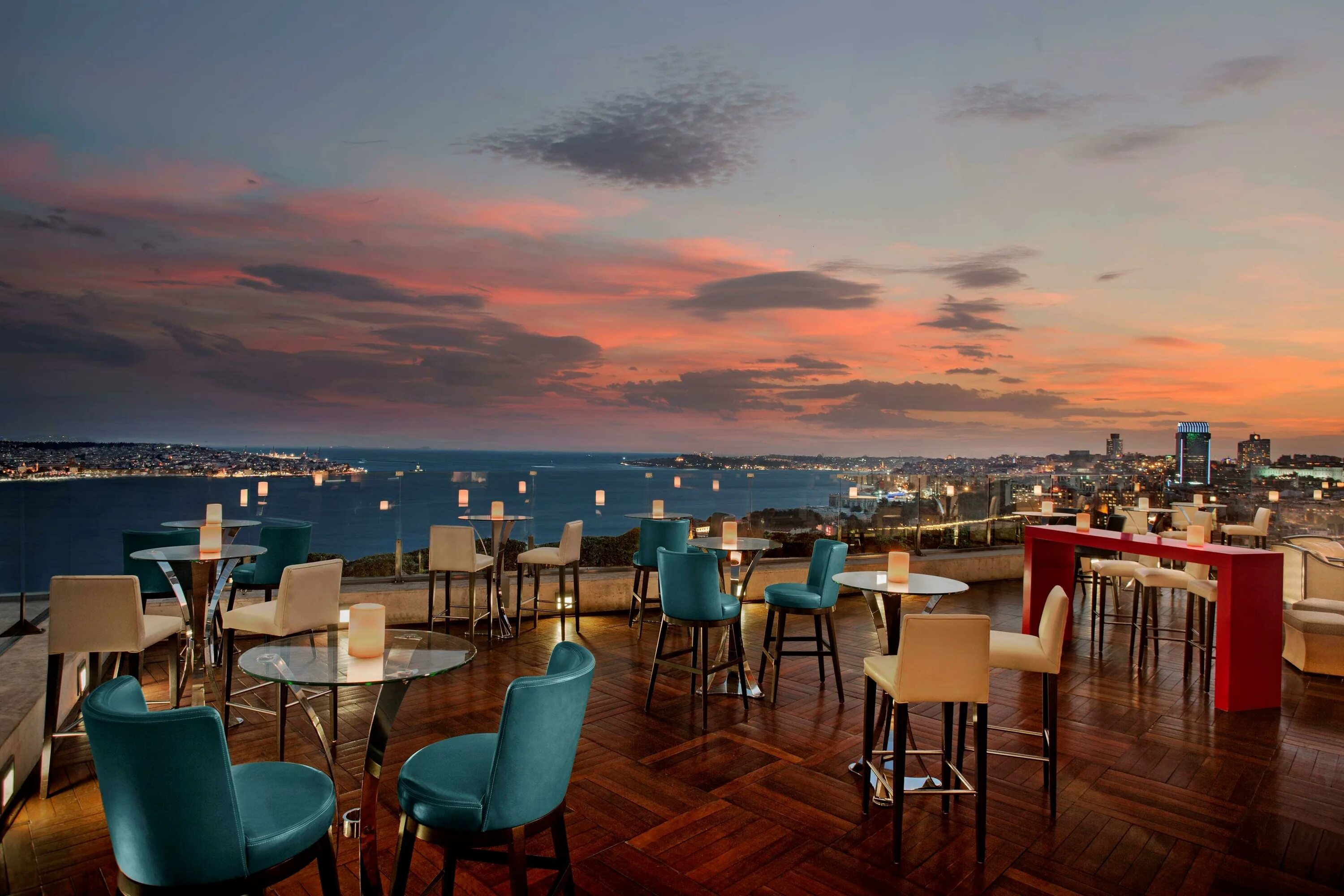 Рестораны стамбула с видом. Conrad Hotel Стамбул. Отель в Стамбуле Conrad Istanbul Bosphorus. Summit Bar Terrace Стамбул.