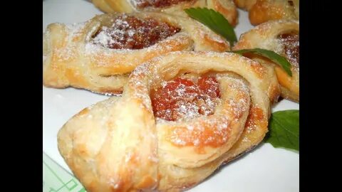Булочки из слоеного бездрожжевого теста с сахаром