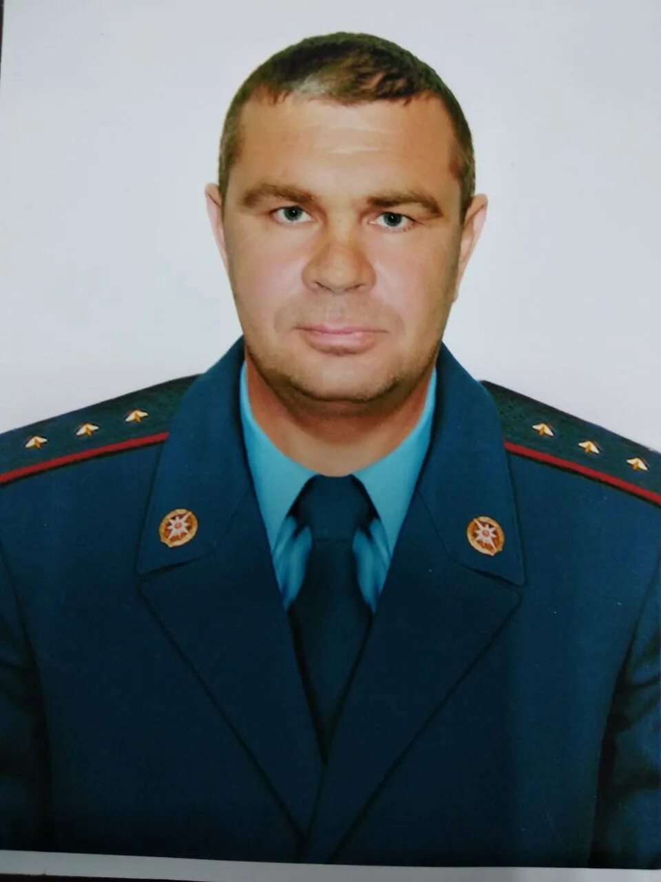 Форма мчс старшина. Звания мчс россии. Пожарный прапорщик. Александр коренцов пожарный. Пожарный прапорщик.