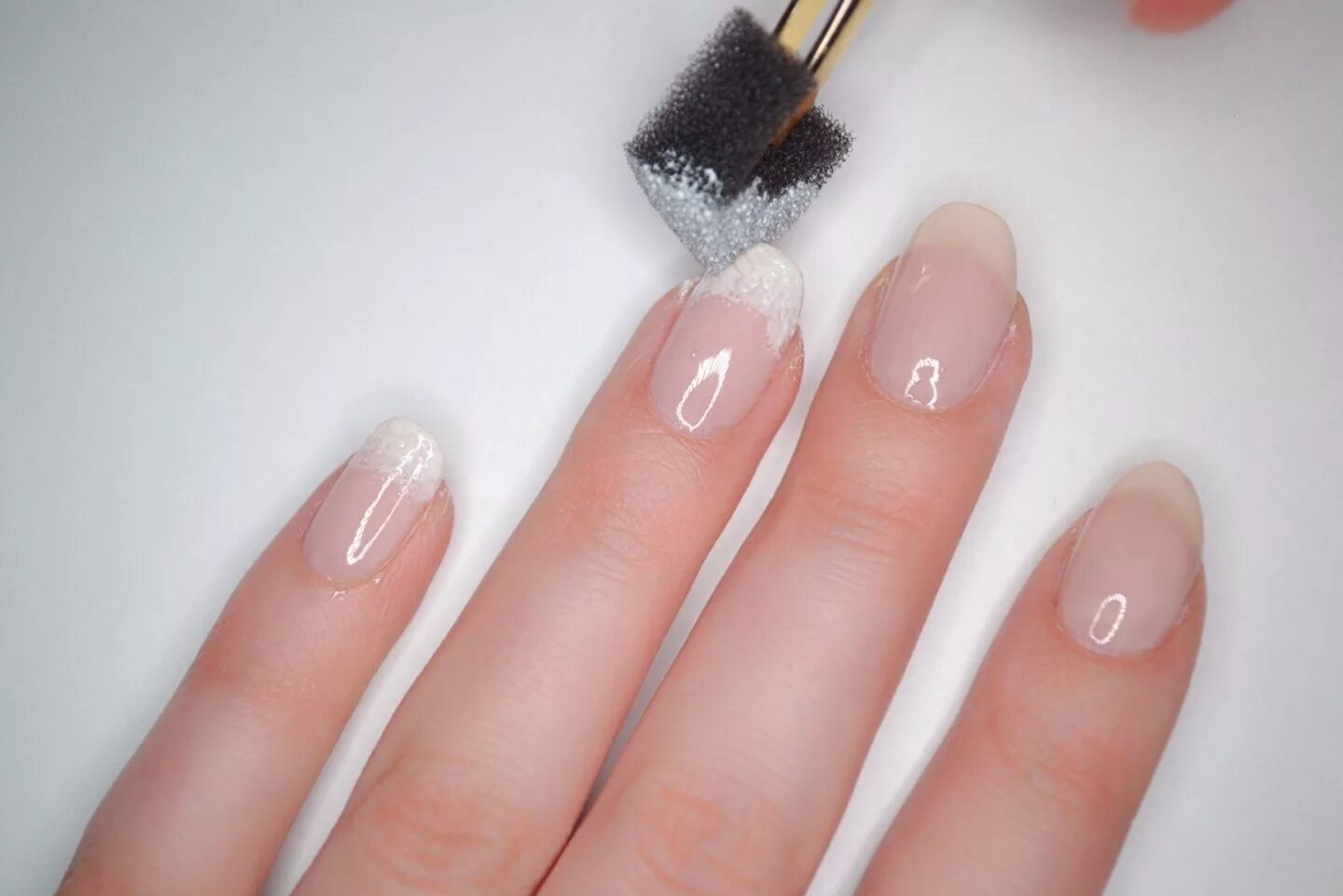 бесцветный матовый лак для ногтей na. бесцветное покрытие. бесцветное покрытие. ногти с бесцветным лаком. бесцветное покрытие.